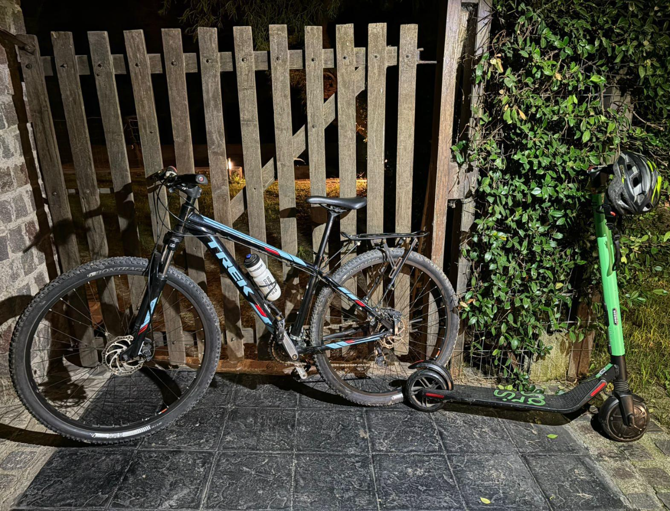 Policías evitaron robos  de levantaportones y atraparon a tres chicos