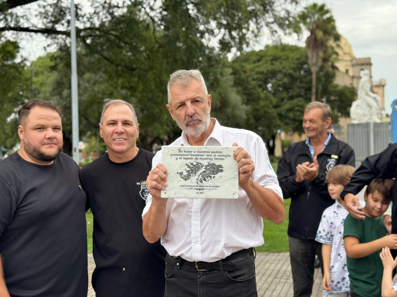 Villa Nueva rindió homenaje a los héroes de Malvinas con un emotivo acto