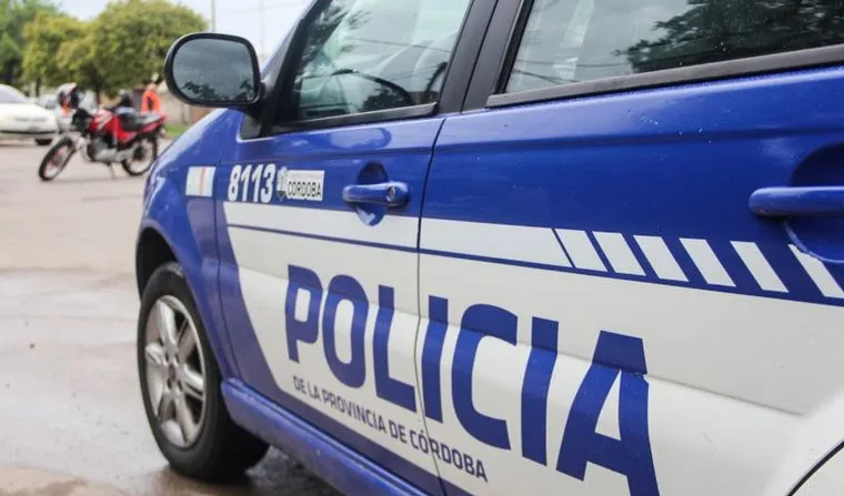 Discutió con una mujer, la amenazó, la lesionó y lo arrestaron