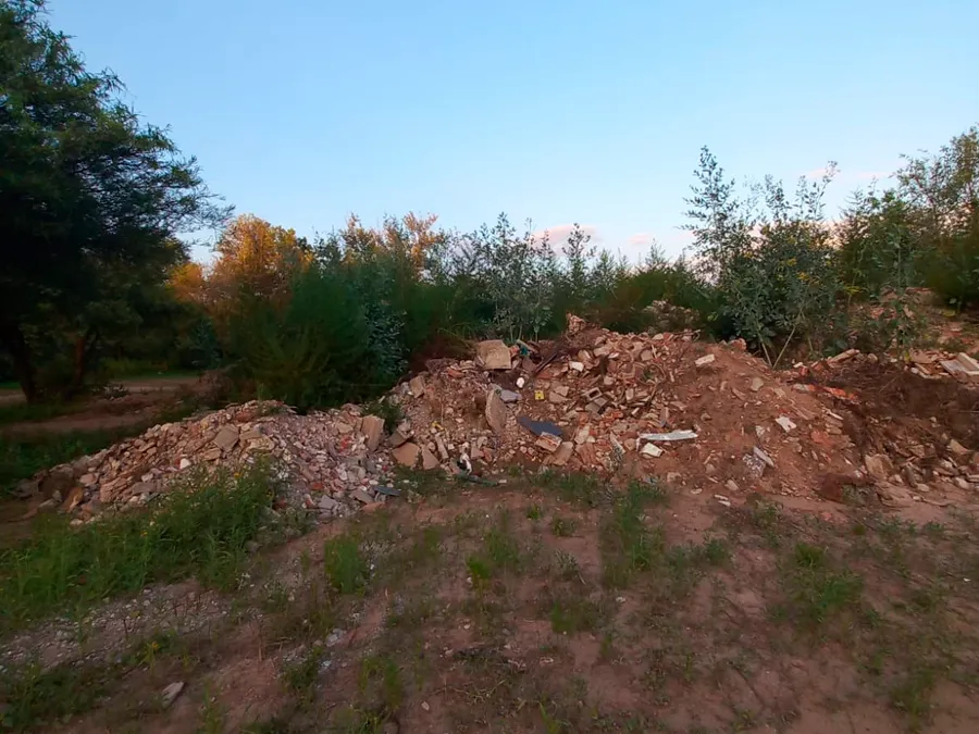 Sobre cómo matar un hecho: crónica del basural que quieren instalar en el barrio Malvinas Argentinas