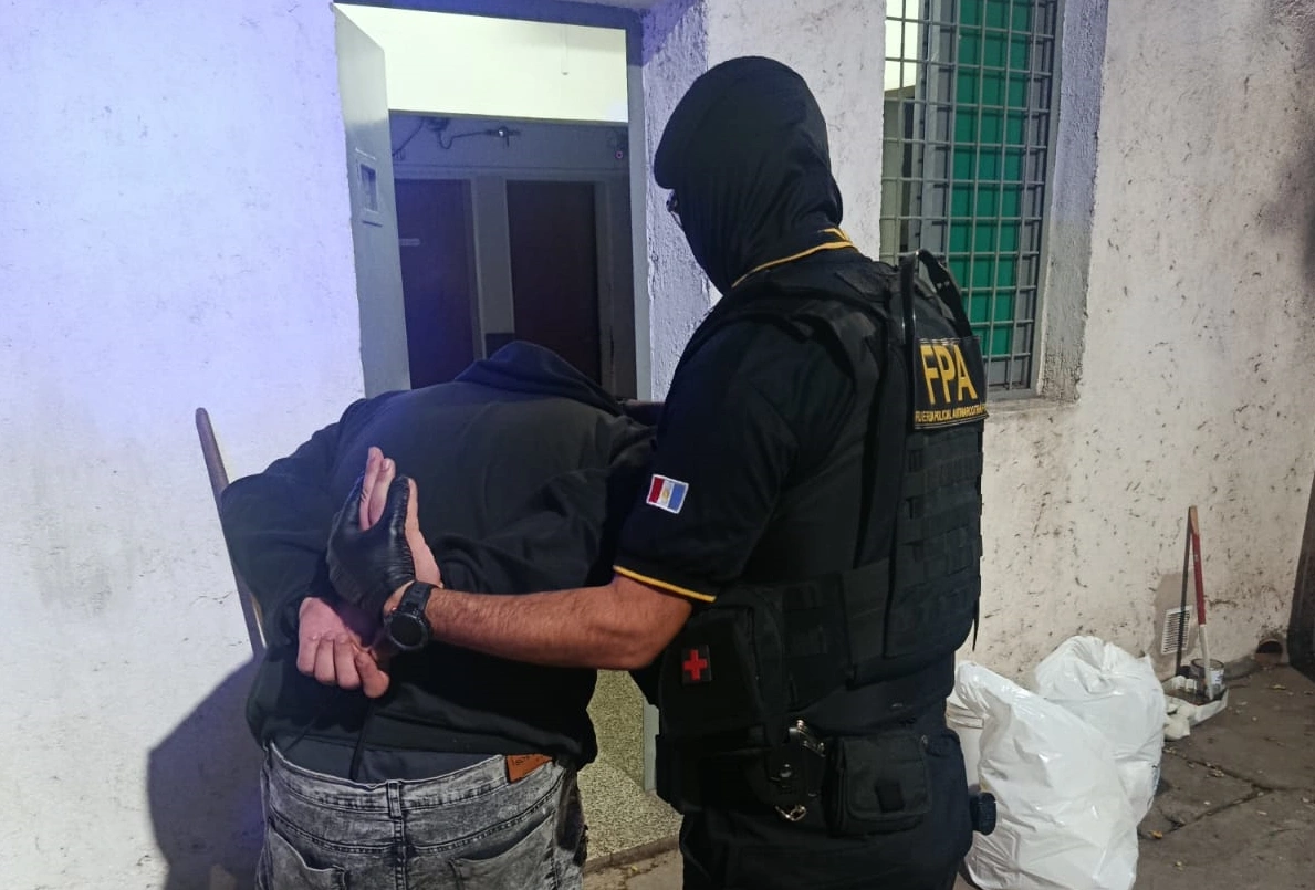 Dos jóvenes fueron detenidos con marihuana