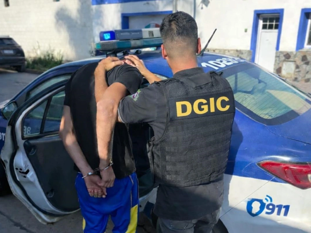 Detuvieron a tres jóvenes por un robo a un comercio de Villa Nueva