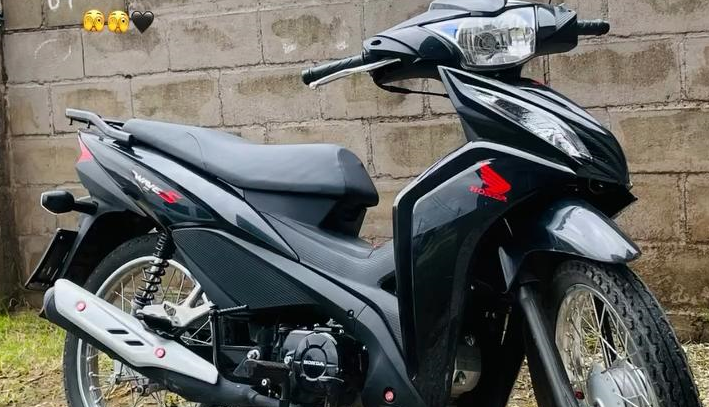 Les robaron su moto, salieron a buscarla  y encontraron otros vehículos robados