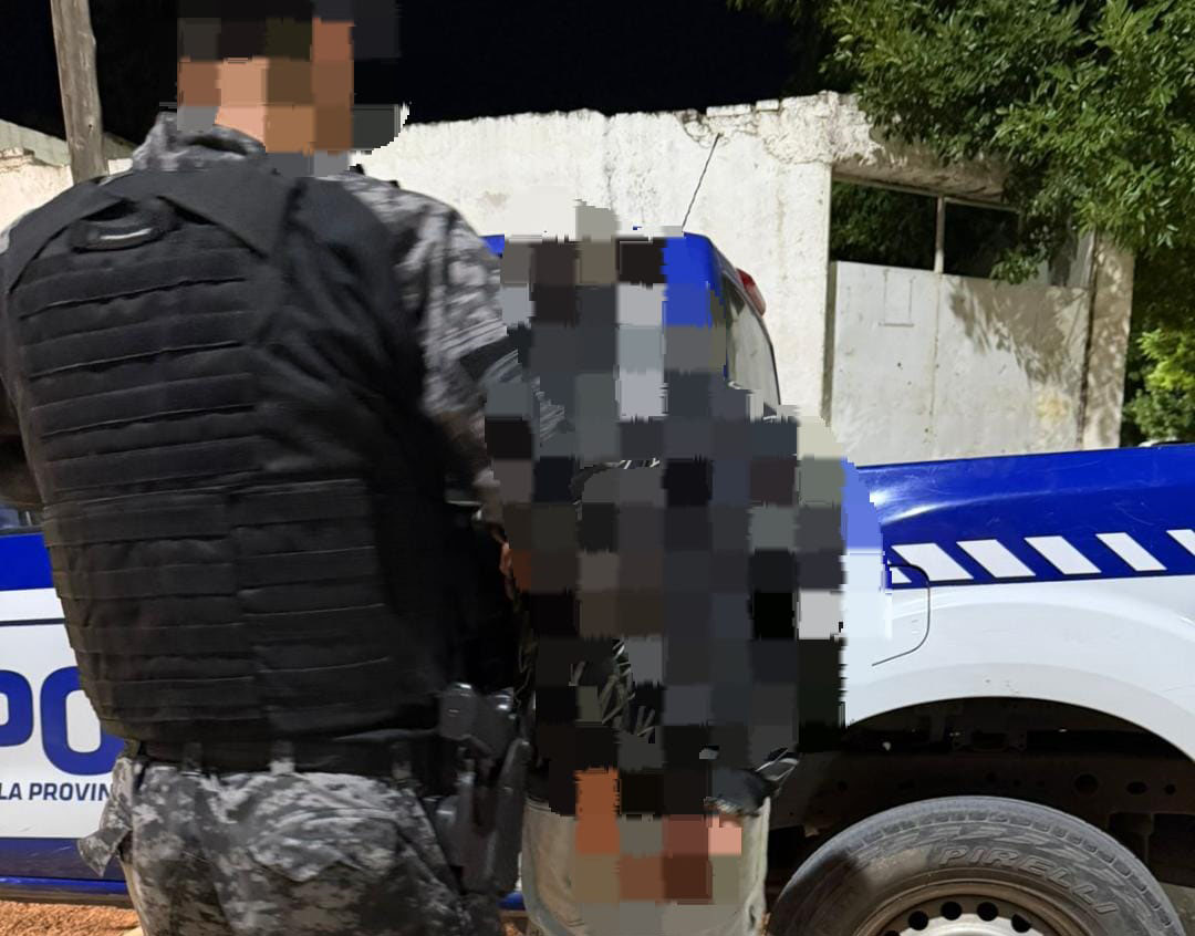 Levantaportones fueron detenidos por robar una bicicleta