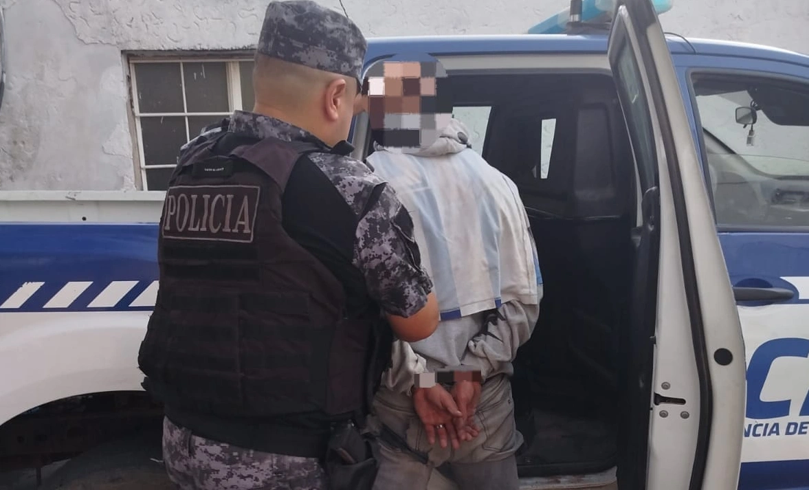 Lo detuvieron mientras robaba material de aluminio y grifería