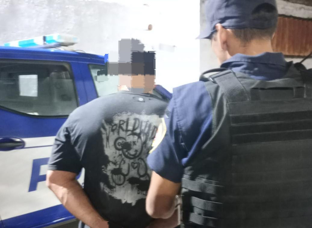 Lo detuvieron por generar destrozos en la casa de su madre