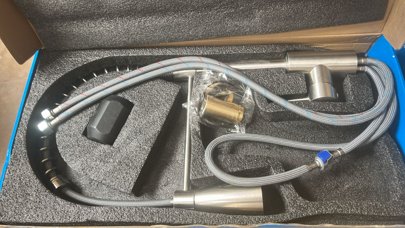 Los arrestaron por vender grifería de dudosa procedencia