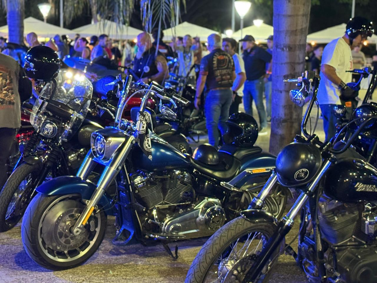 Más de 100 motoqueros  en sus Harley Davidson  se juntaron en Villa Nueva