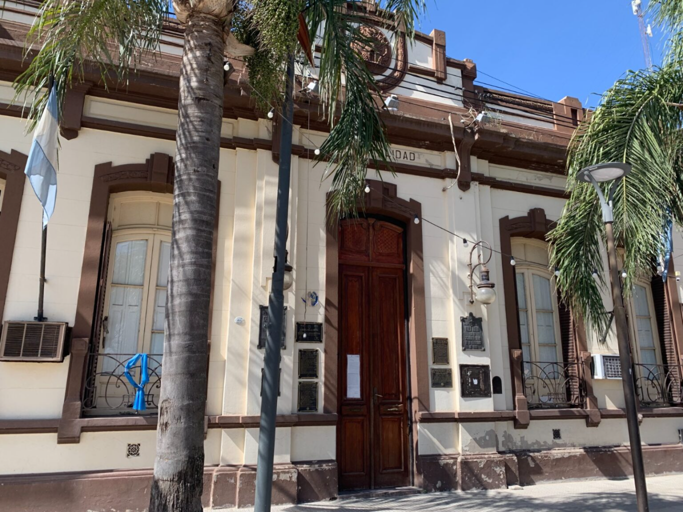 Eliminarán postes, estructuras en desuso y cableado aéreo innecesario en Villa Nueva