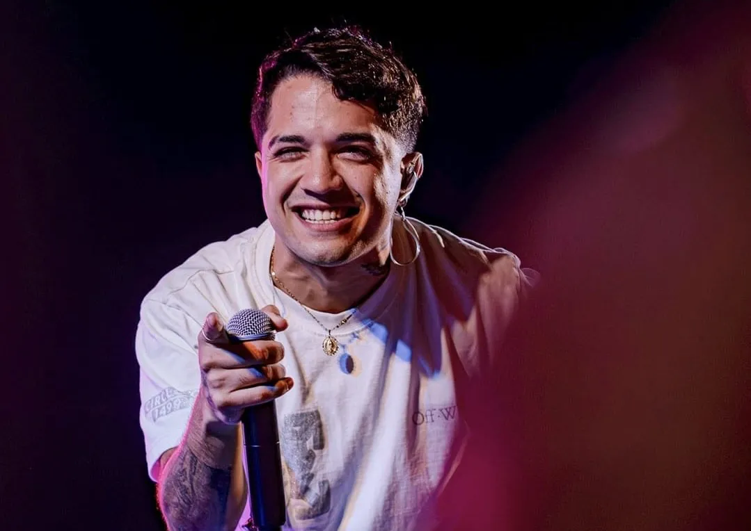 Simón Aguirre cantará gratis en el Parador Puerto Madero