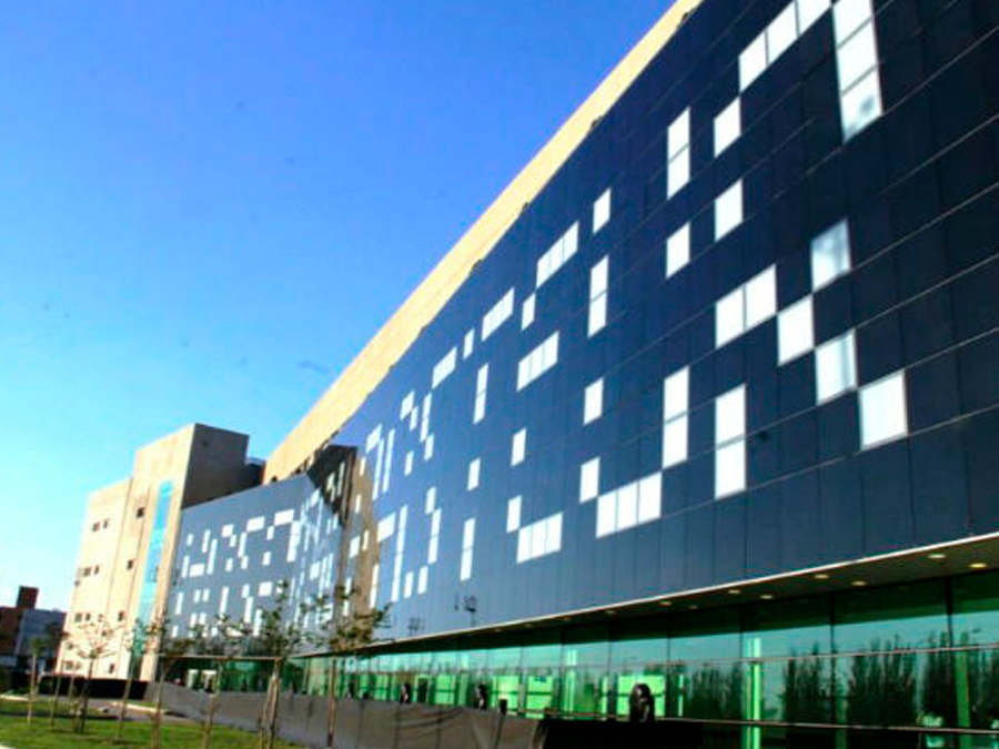 Chocó en moto, sufrió heridas en el pie y lo trasladaron al Pasteur