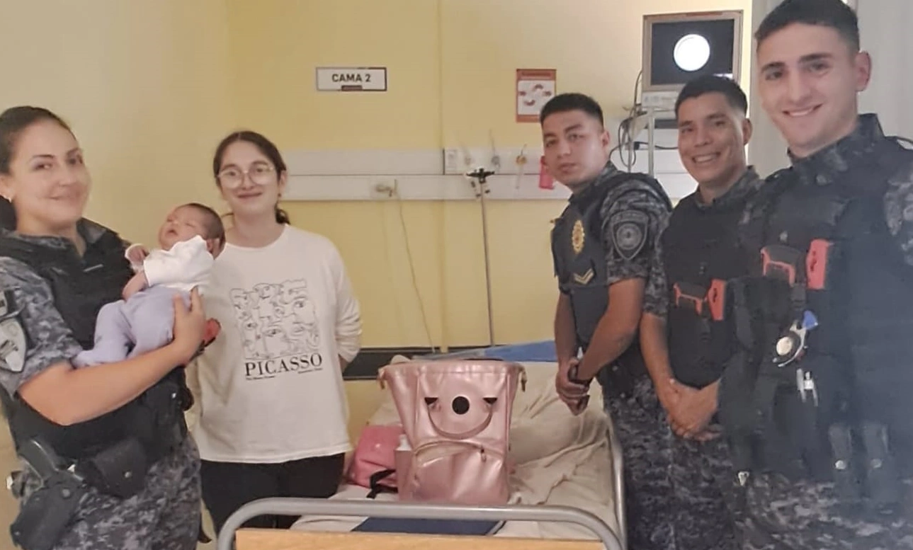 Policías salvaron a una bebé que se ahogó