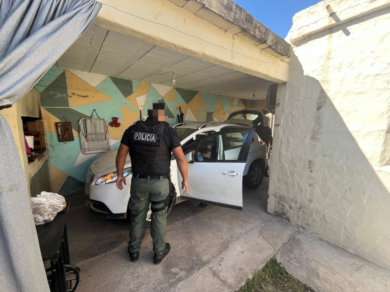 Los detuvieron por el asalto a la mujer de 76 años y recuperaron el auto