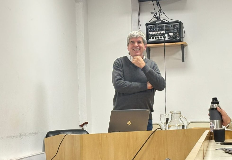 Se realizó un conversatorio sobre Inteligencia Artificial y Educación