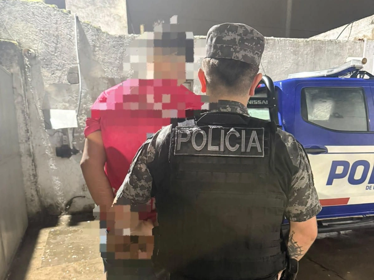 Robaron en un kiosco y los arrestaron