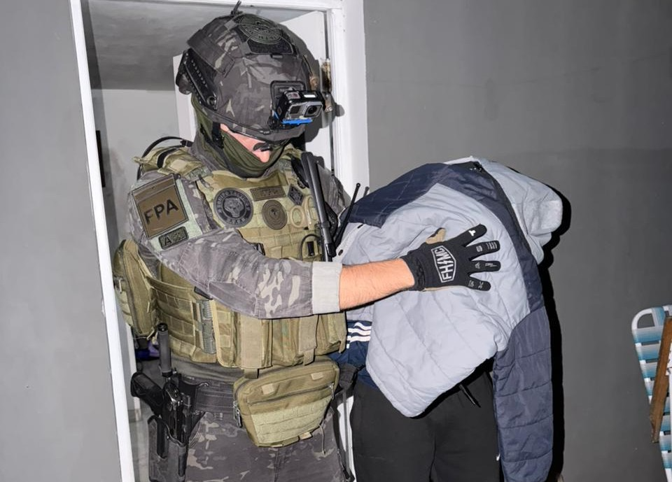 Detuvieron a cuatro personas y secuestraron más de 400 dosis de cocaína