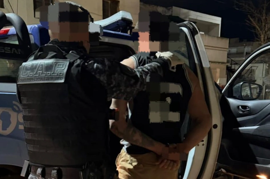 Le pegó a su pareja y lo detuvieron en barrio Rivadavia