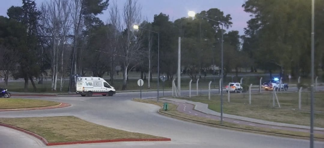 Se descompensó en un colectivo, le practicaron RCP, lo trasladaron al Pasteur y no sobrevivió