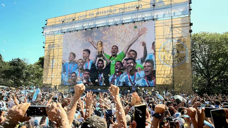 Pondrán una pantalla gigante en la Plaza Capitán de Los Andes para alentar