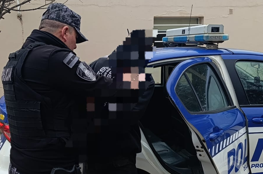 Detuvieron a un joven por violación de domicilio
