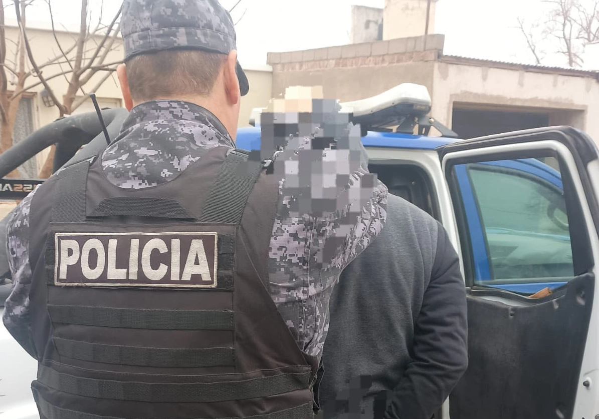 Detuvieron a un hombre por desobediencia a la autoridad