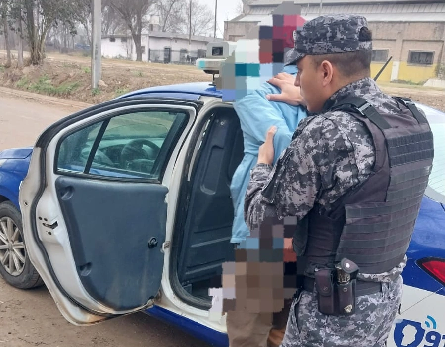 Se atrincheró en una casa donde intentó robar y lograron detenerlo