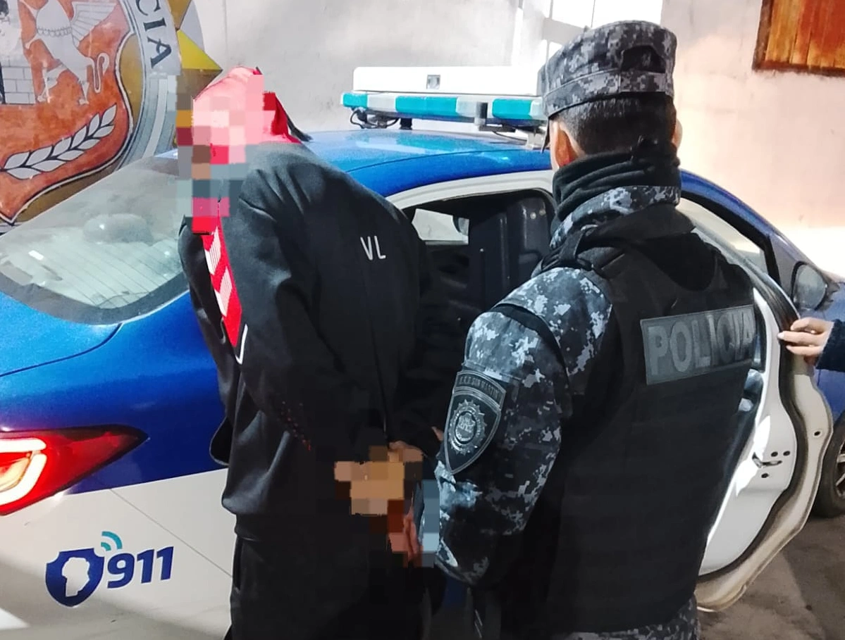 Detuvieron a un hombre por golpear a una mujer en Villa Nueva
