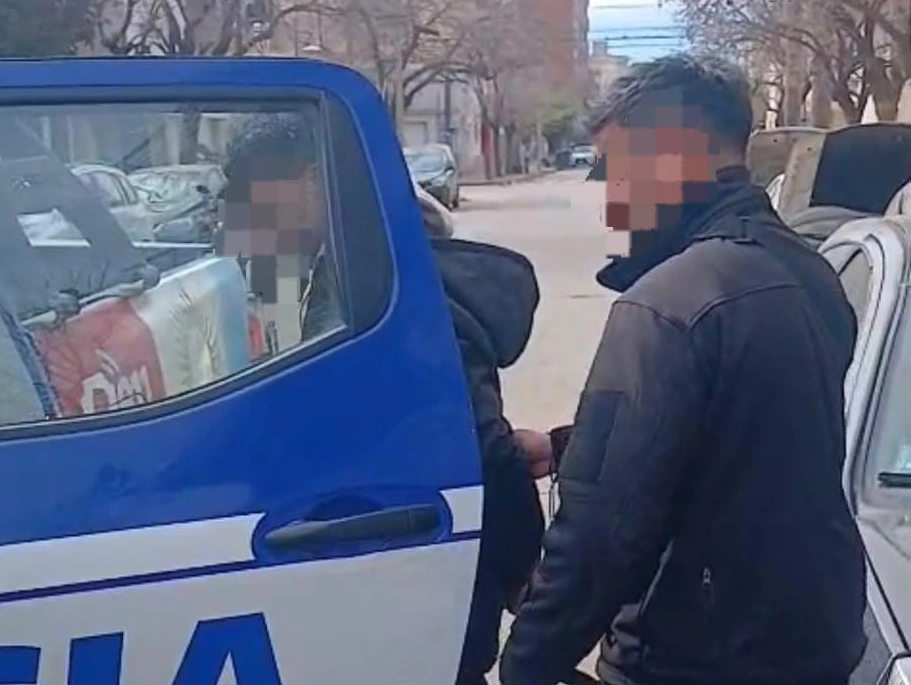 Detuvieron en el centro a un hombre por golpear a una mujer