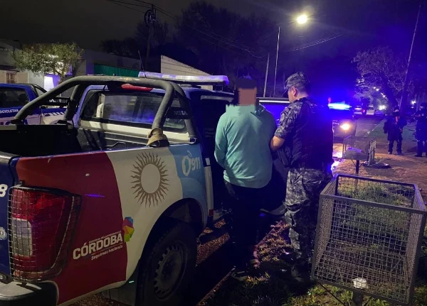 Lo detuvieron por robar baterías de un comercio en avenida Perón