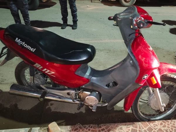 Los detuvieron por robar una moto de un complejo en barrio Lamadrid