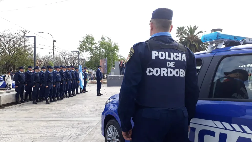 Intentaban levantar portones, vecinos  avisaron a la Policía y fueron arrestados